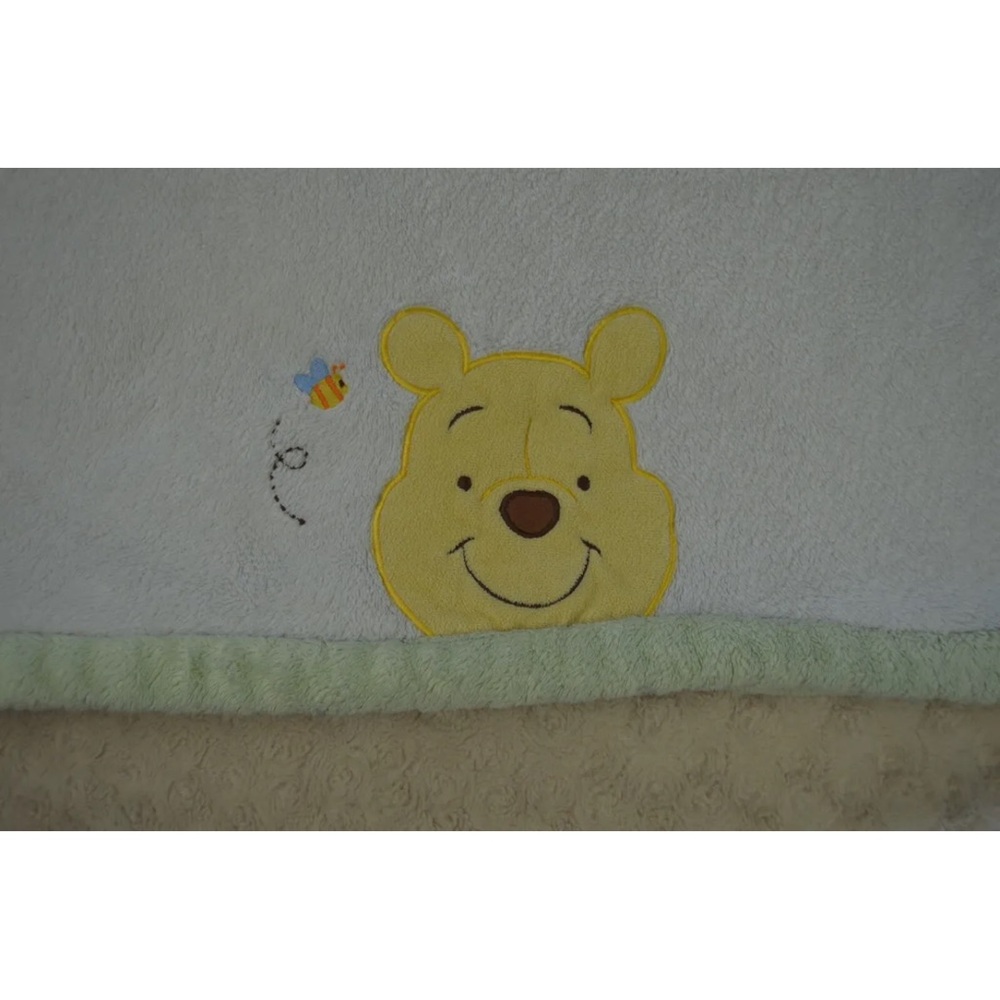 Disney Baby Winnie the Pooh Bear Face Blanket Green Edge Trim Off White Bee
